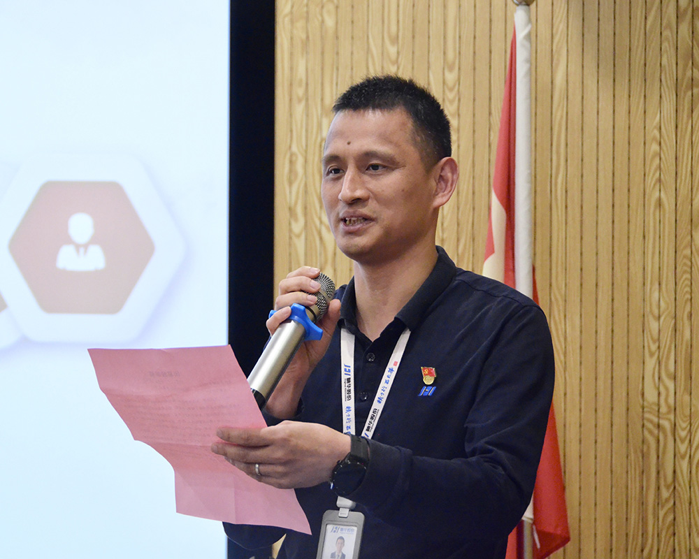 公司舉行2023年度技能比武大賽暨新一批師帶徒結(jié)對(duì)儀式(圖6)