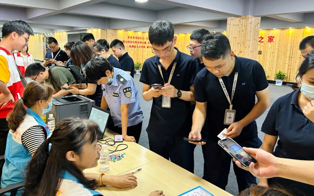 精華股份黨支部組織開展“不忘初心跟黨走 無償獻(xiàn)血慶七一”主題黨日活動(dòng)(圖1)