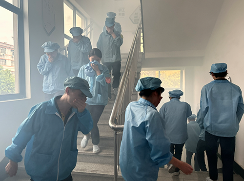 精華股份開(kāi)展2023年度消防逃生、應(yīng)急救援演練活動(dòng)(圖6)