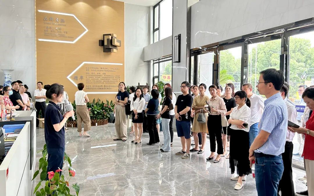 鄞州區(qū)工商聯來我司組織開展全區(qū)清廉民企建設活動(圖1)