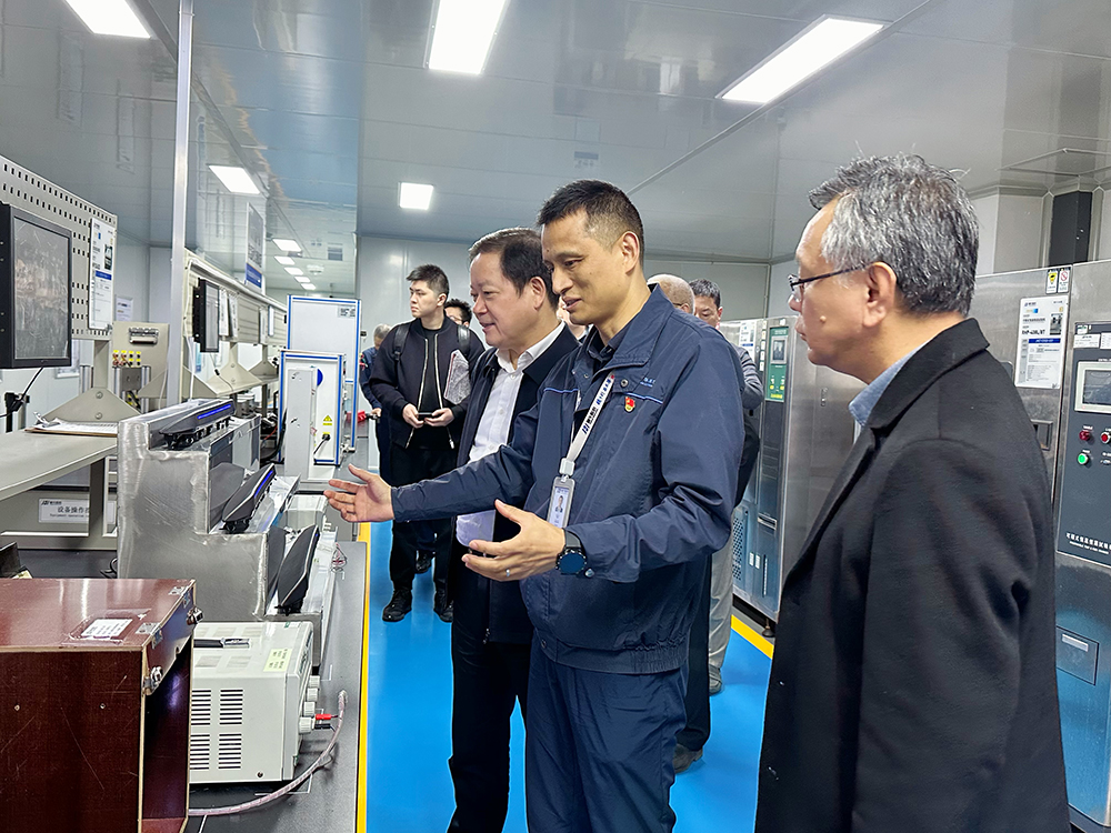 寧波市新能源汽車研究會會長一行蒞臨我司參觀調(diào)研(圖2)