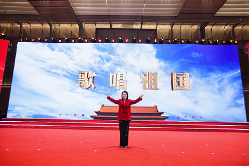 雙精聚智，新程閃耀——精成車業(yè)與精華股份尾牙盛宴圓滿落幕(圖2)