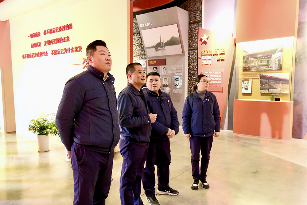 銘記歷史，致敬英雄 | 黨支部組織開展2025年緬懷先烈主題教育活動(圖5)